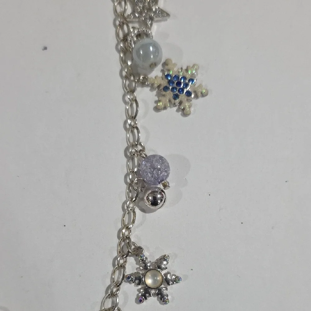 Silver Snowflake Necklace – Sparkle Star & Bead Charm Holiday Statement Jewelry